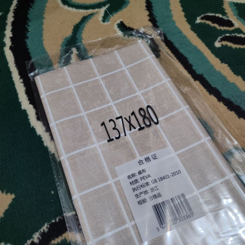 Taplak Meja Anti Air Motif Kotak-Kotak Bahan PEVA