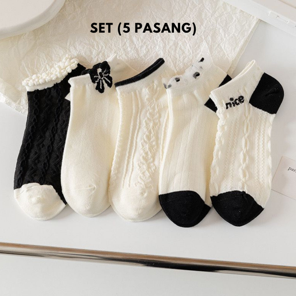 Kaos Kaki Hitam Putih Pita Pendek Simple Aesthetic Renda Black White Sock Nice Rajut