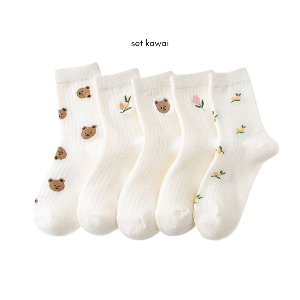 Kaos Kaki Panjang Motif Cartoon Kawai Beruang Bunga Unik Lucu Long Socks White Korean