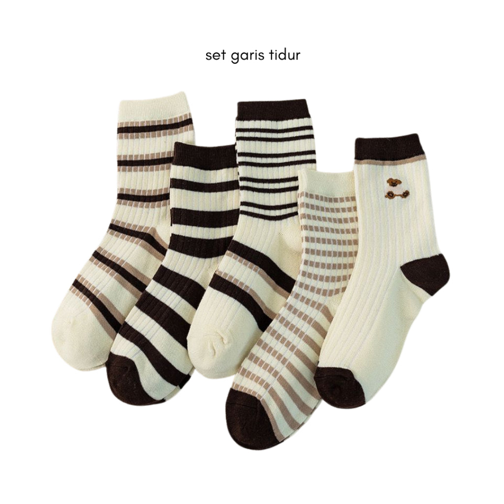 Kaos Kaki Panjang Hitam Putih Cream Garis Horizontal Line Long Socks Black White Korean