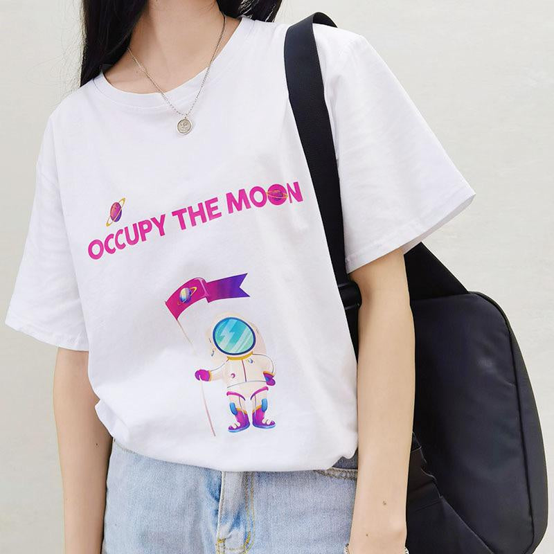 Kaos Oversize Occupy The Moon Astronot Planet Bulan Bendera Saturnus Luar Angkasa Sablon Berkualitas Hitam Putih Pink T-shirt Couple Unisex Lembut Unik Korean Style