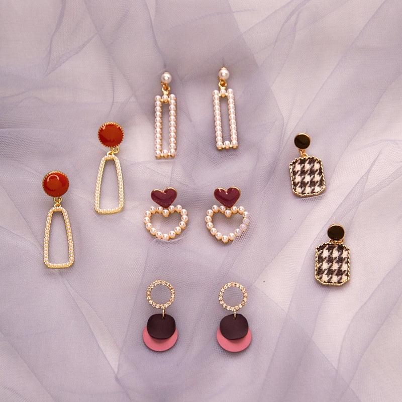 Anting Wanita Bentuk Hati Maroon Anting Panjang Besar Anting Simple Elegan Maroon Woman Earrings Korean Style Anting Berkualitas
