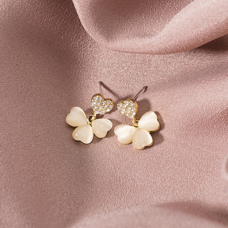 Anting Wanita Mutiara Bentuk Pita Clover Kelinci Beruang Permata Berlian Simple Elegan Anting Tusuk Cute Woman Earrings Anting Berkualitas Korean Style