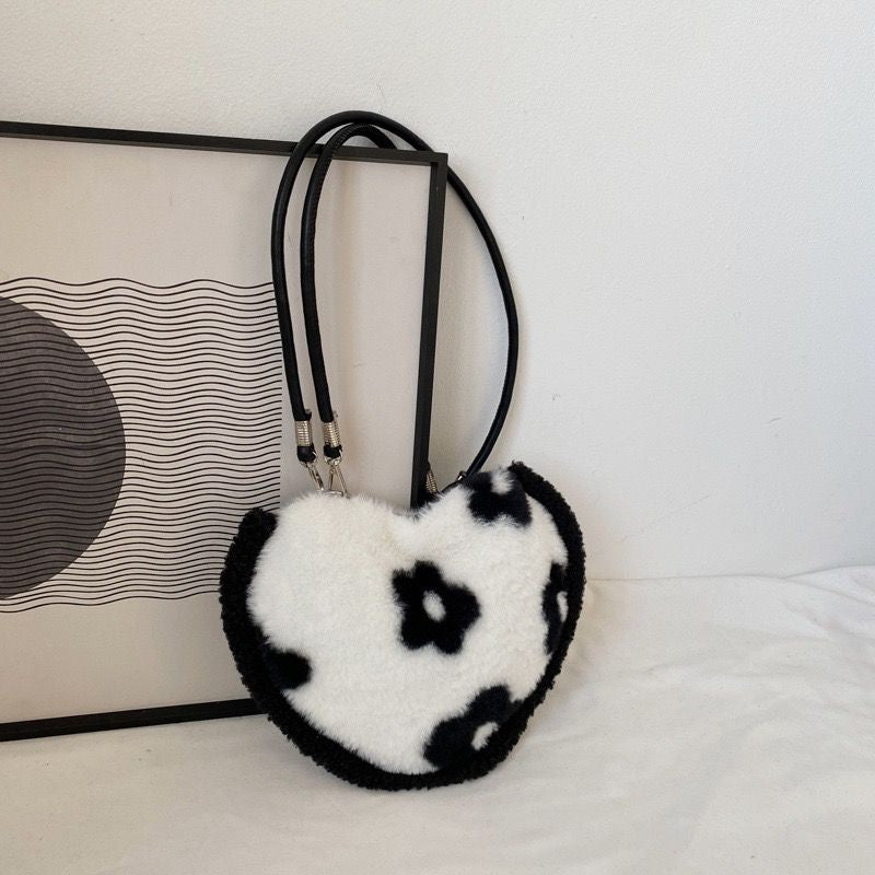 Tas Love Hitam Putih Bulu Model Catur Zebra Bunga Monokrom Tas Bahu Bulu Lembut Cute Love Woman Bag Fluffy Black White Chess Flower Tas Berkualitas Korean Style