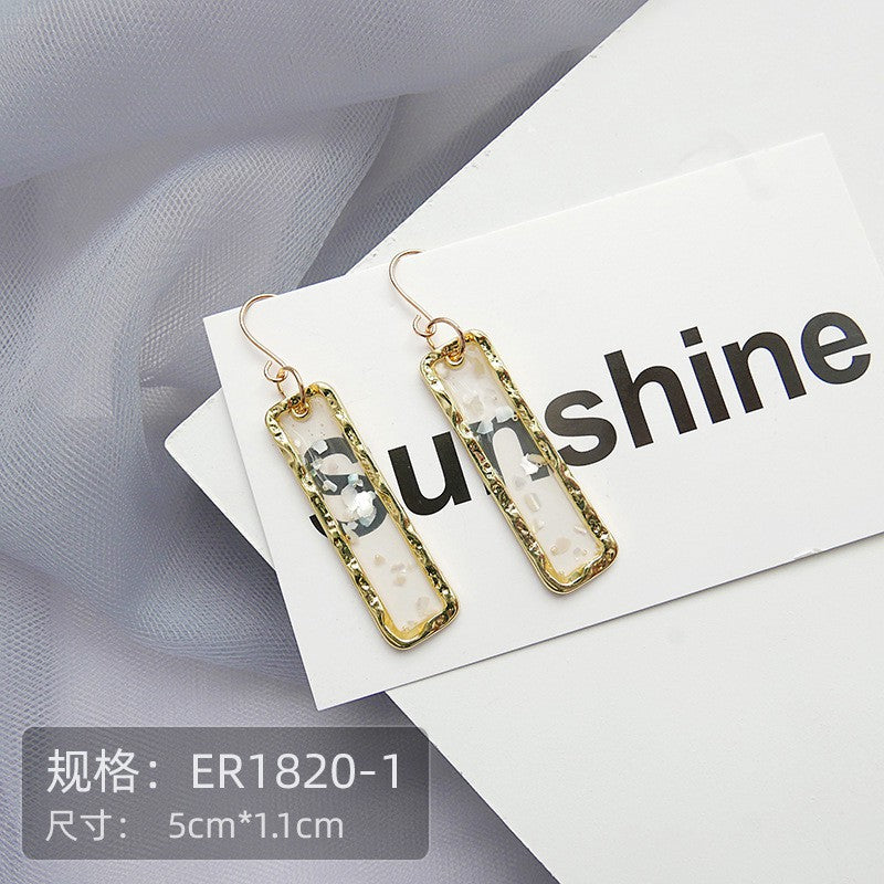 Anting Wanita Korea Emas Rantai Bling Anting Elegan Simple Persegi Bujur Sangkar Putih Permata Gold Woman Earrings Emas Permata Anting Berkualitas Korean Style