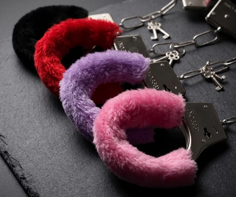Midnight Handcuffs - Borgol Manacle Classic Toy