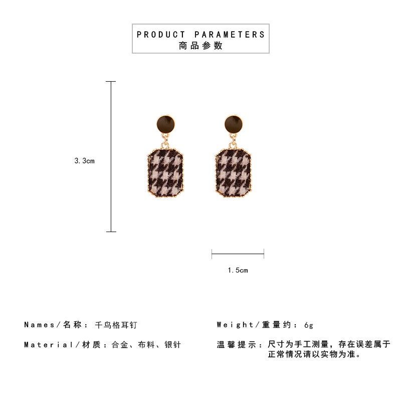 Anting Wanita Bentuk Hati Maroon Anting Panjang Besar Anting Simple Elegan Maroon Woman Earrings Korean Style Anting Berkualitas