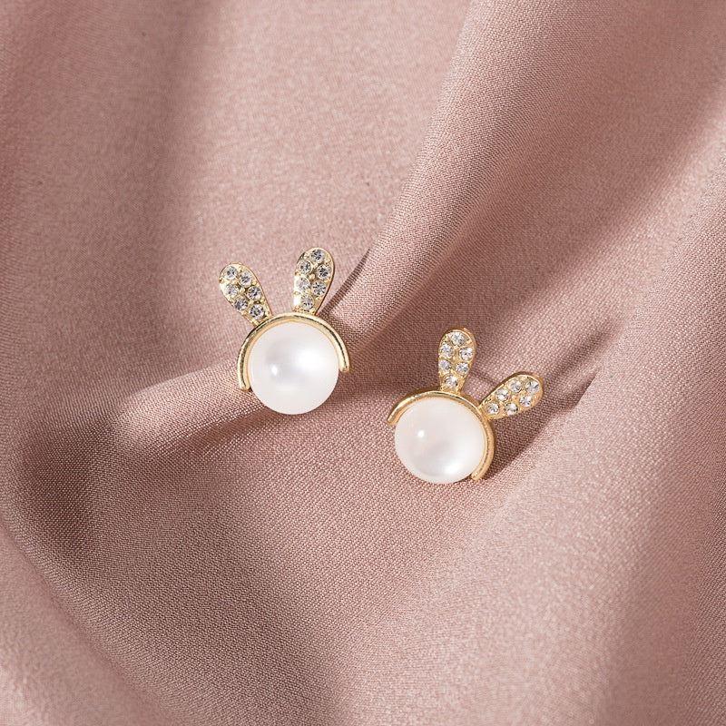 Anting Wanita Mutiara Bentuk Pita Clover Kelinci Beruang Permata Berlian Simple Elegan Anting Tusuk Cute Woman Earrings Anting Berkualitas Korean Style