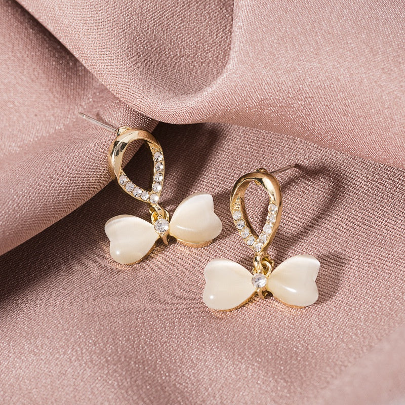 Anting Wanita Mutiara Bentuk Pita Clover Kelinci Beruang Permata Berlian Simple Elegan Anting Tusuk Cute Woman Earrings Anting Berkualitas Korean Style
