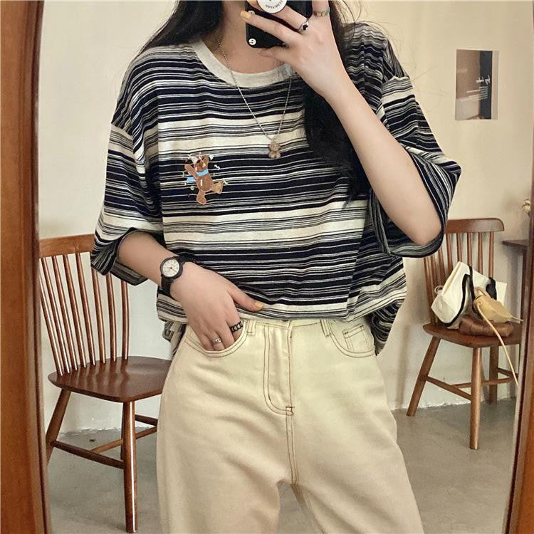 [littlecrab] Kaos Oversize Stripe Bear Bordir T-shirt Pattern Garis Two Tone Simple Aesthetic Beruang Happy Party Dancing Bear Korean Style