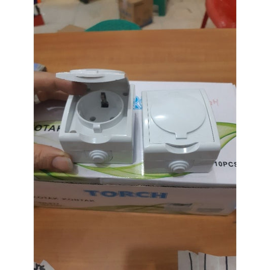 Pekanbaru Stop Kontak Anti Air / Waterproof Stok Kontak Ada Tutup Merk Torch