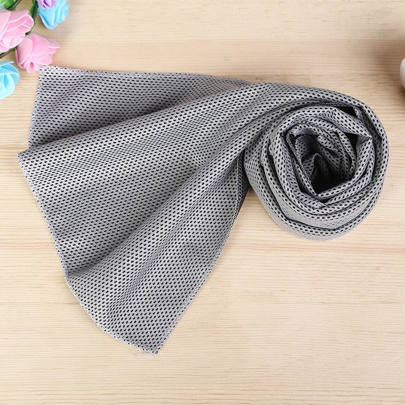 HR-Handuk Olahraga dingin Fresh Cold Towel Sport Gym Fitness Yoga Jogging Lari Marathon Gym Sepeda Handuk Dingin Serap Olahraga Lap Keringat
