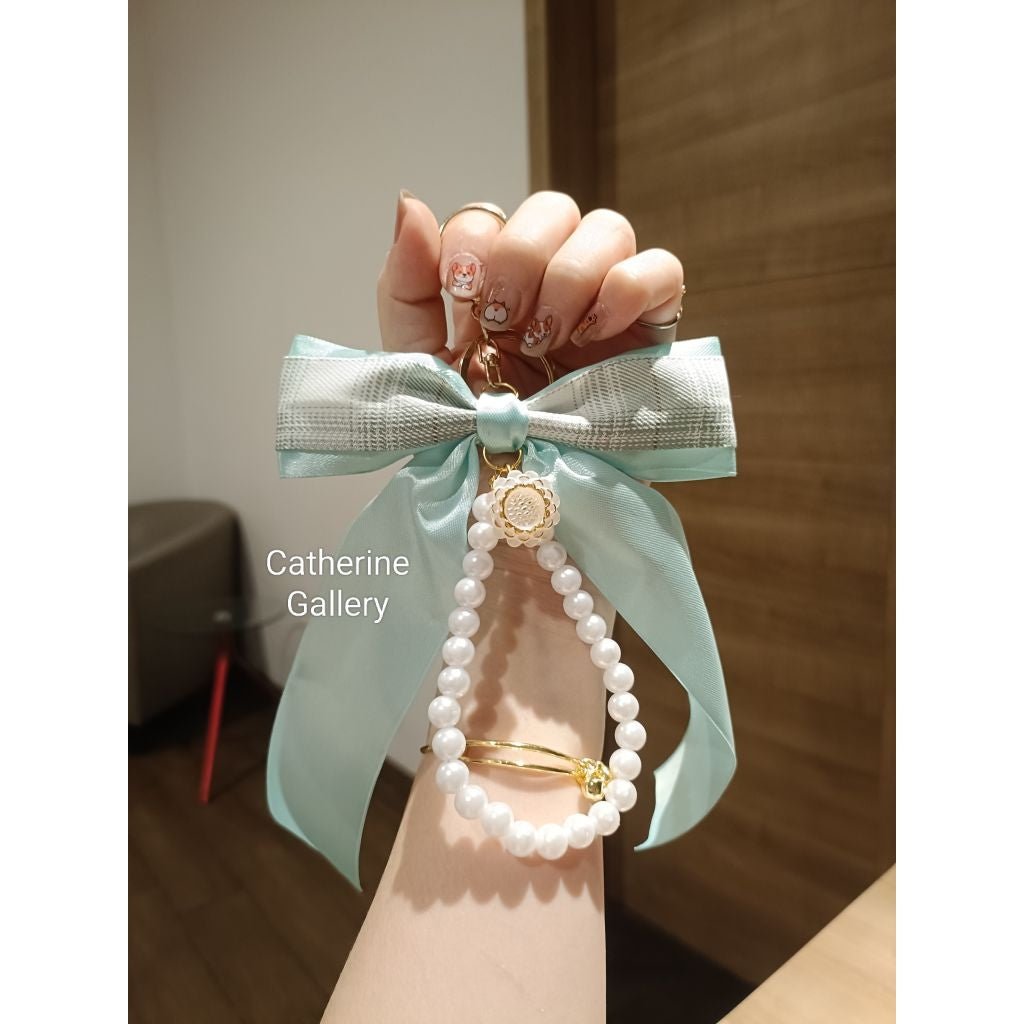 Pekanbaru Hanya 3 Hari Diskon Khusus : Gantungan Tas wanita  Pita Mutiara Clarice Cantik/keychain