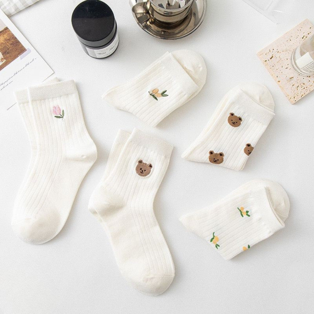 [littlecrab] Kaos Kaki Panjang Motif Cartoon Kawai Beruang Bunga Unik Lucu Long Socks White Korean