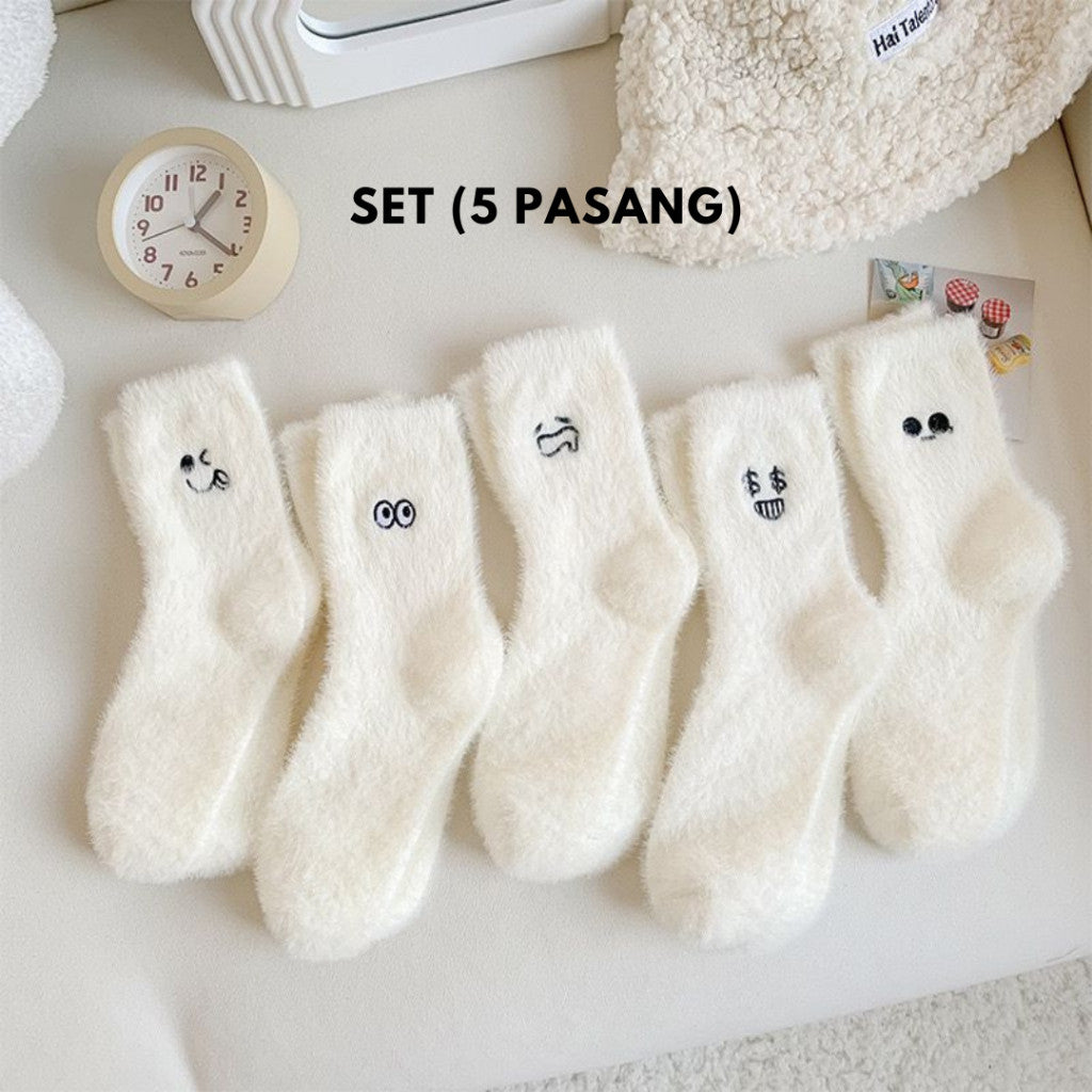 [littlecrab] Kaos Kaki Bulu Bahan Tebal Putih Aesthetic Simple Elegan Emoji Fluffy Socks Berkualitas