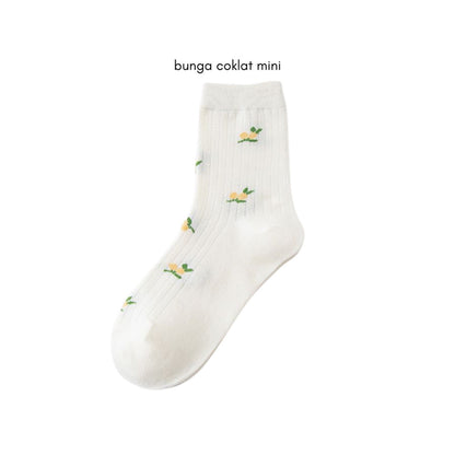 [littlecrab] Kaos Kaki Panjang Motif Cartoon Kawai Beruang Bunga Unik Lucu Long Socks White Korean