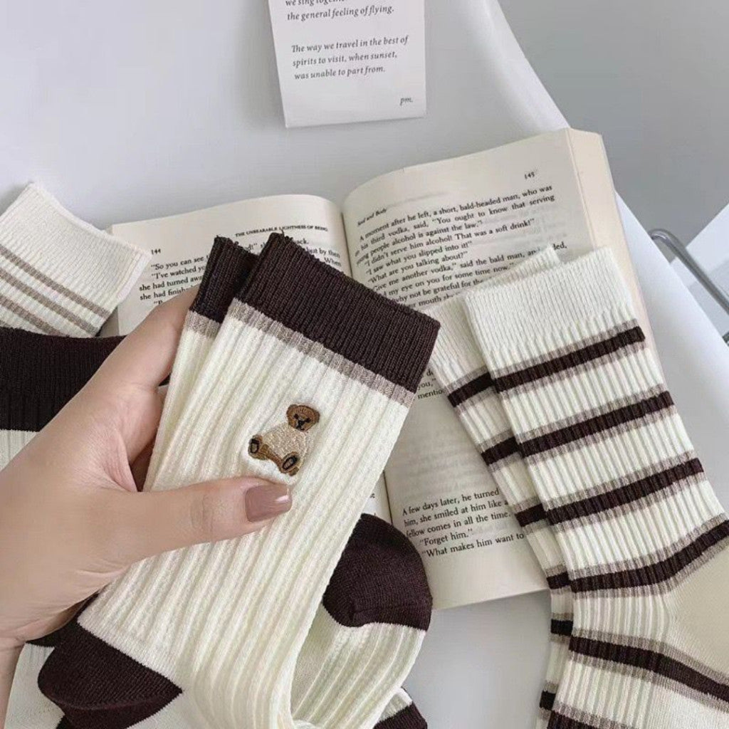 [littlecrab] Kaos Kaki Panjang Hitam Putih Cream Garis Horizontal Line Long Socks Black White Korean