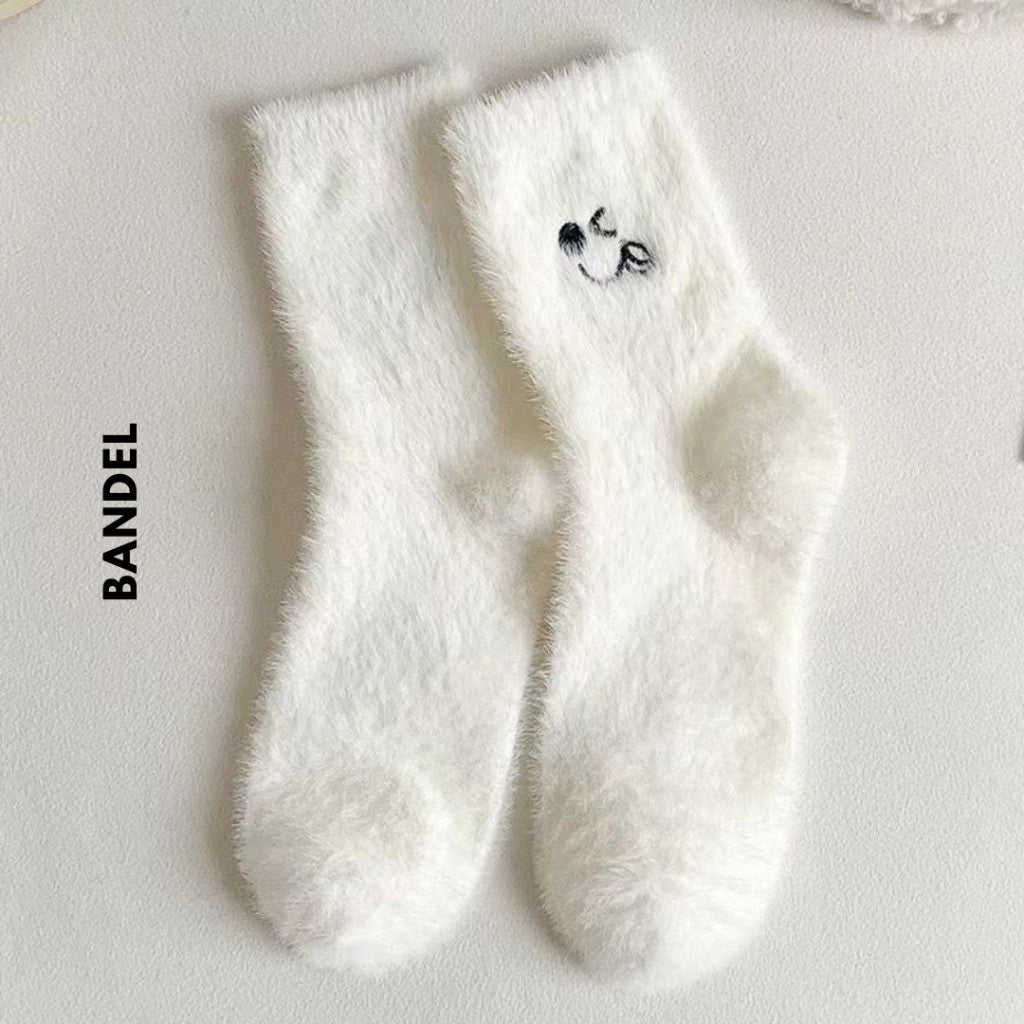 [littlecrab] Kaos Kaki Bulu Bahan Tebal Putih Aesthetic Simple Elegan Emoji Fluffy Socks Berkualitas