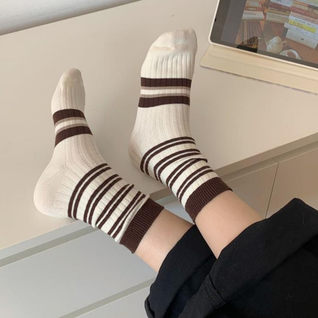 [littlecrab] Kaos Kaki Panjang Hitam Putih Cream Garis Horizontal Line Long Socks Black White Korean