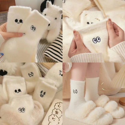 [littlecrab] Kaos Kaki Bulu Bahan Tebal Putih Aesthetic Simple Elegan Emoji Fluffy Socks Berkualitas
