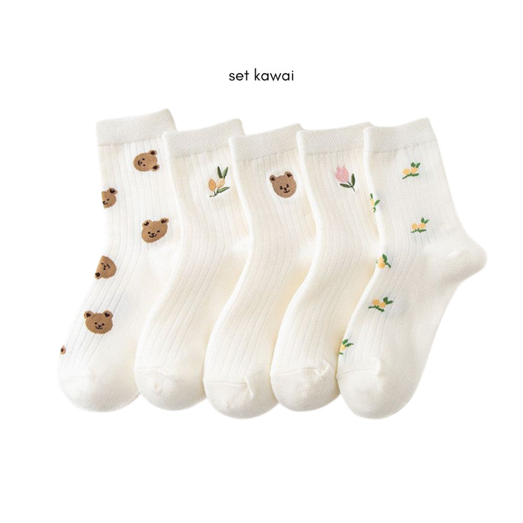 [littlecrab] Kaos Kaki Panjang Motif Cartoon Kawai Beruang Bunga Unik Lucu Long Socks White Korean
