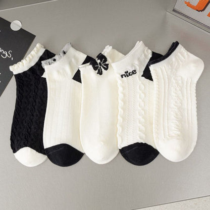 [littlecrab] Kaos Kaki Hitam Putih Pita Pendek Simple Aesthetic Renda Black White Sock Nice Rajut