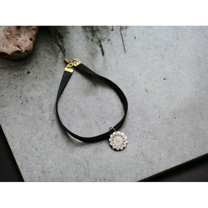 Pekanbaru Kalung Chocker Mutiara