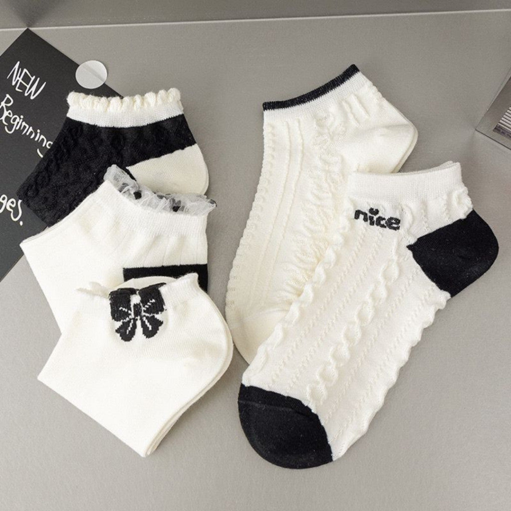 [littlecrab] Kaos Kaki Hitam Putih Pita Pendek Simple Aesthetic Renda Black White Sock Nice Rajut