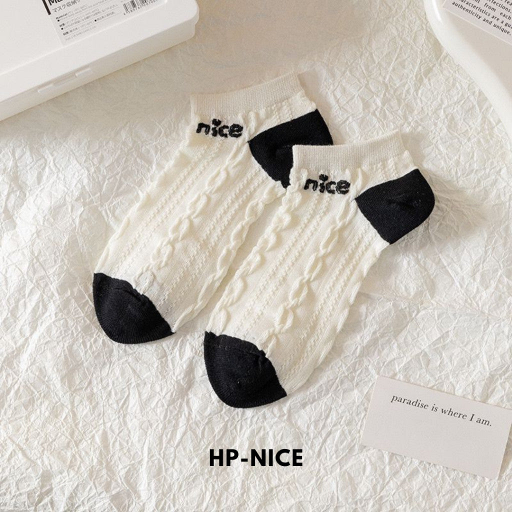 [littlecrab] Kaos Kaki Hitam Putih Pita Pendek Simple Aesthetic Renda Black White Sock Nice Rajut