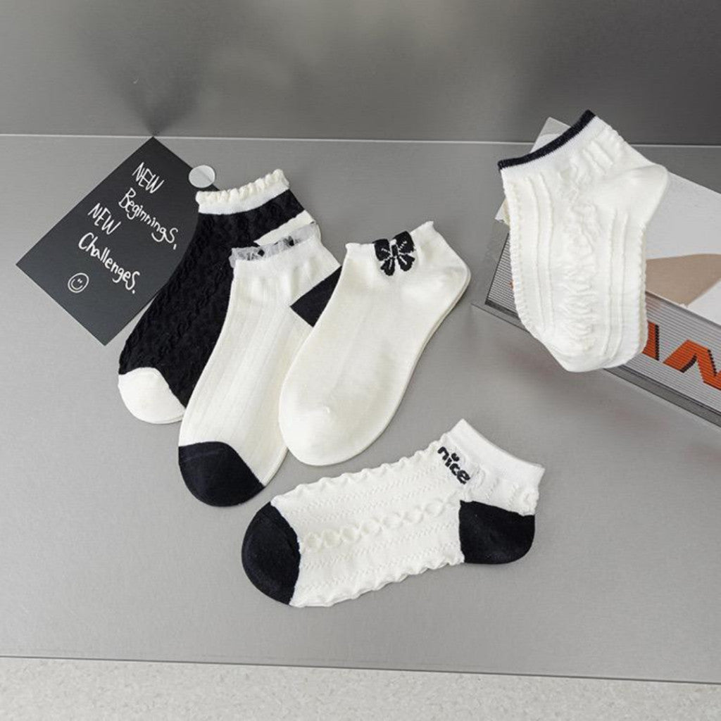 [littlecrab] Kaos Kaki Hitam Putih Pita Pendek Simple Aesthetic Renda Black White Sock Nice Rajut