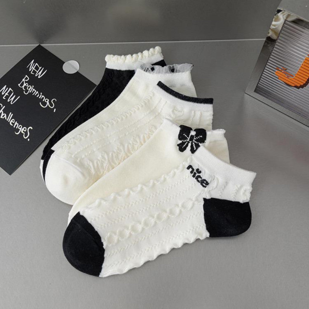 [littlecrab] Kaos Kaki Hitam Putih Pita Pendek Simple Aesthetic Renda Black White Sock Nice Rajut