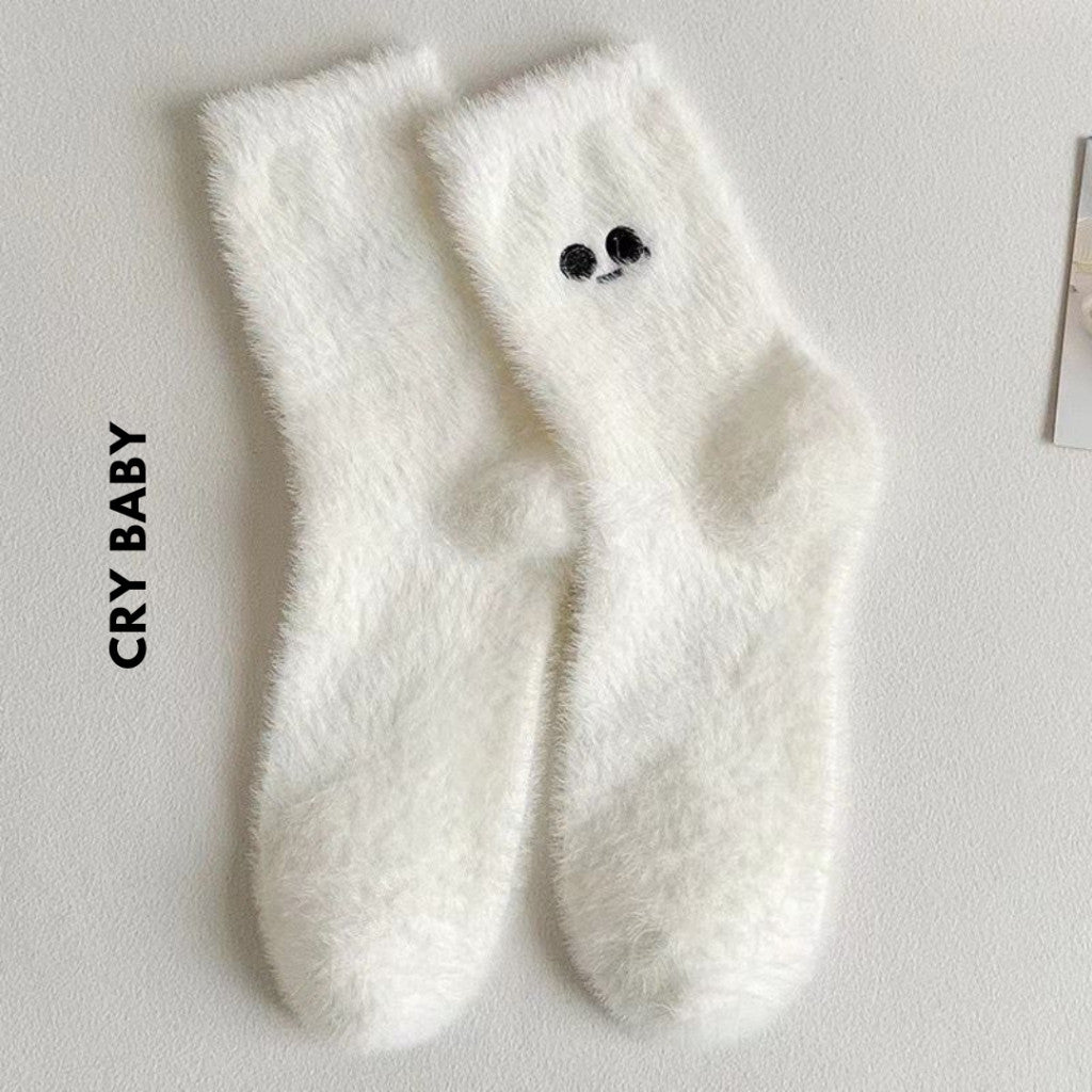 [littlecrab] Kaos Kaki Bulu Bahan Tebal Putih Aesthetic Simple Elegan Emoji Fluffy Socks Berkualitas