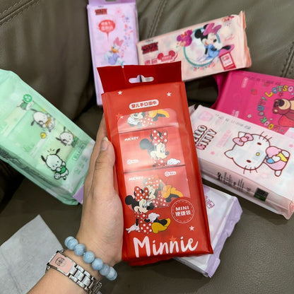 [littlecrab] Tisu Basah Mini Package Isi 8pcs Wet Tissue Motif Hello Kitty Daisy Duck Minnie Mouse Pochacco Lotso Mini Portable