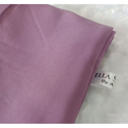 Pekanbaru Jilbab bella square berbahan polly cotton dengan ukuran 110 cm x 110 cm