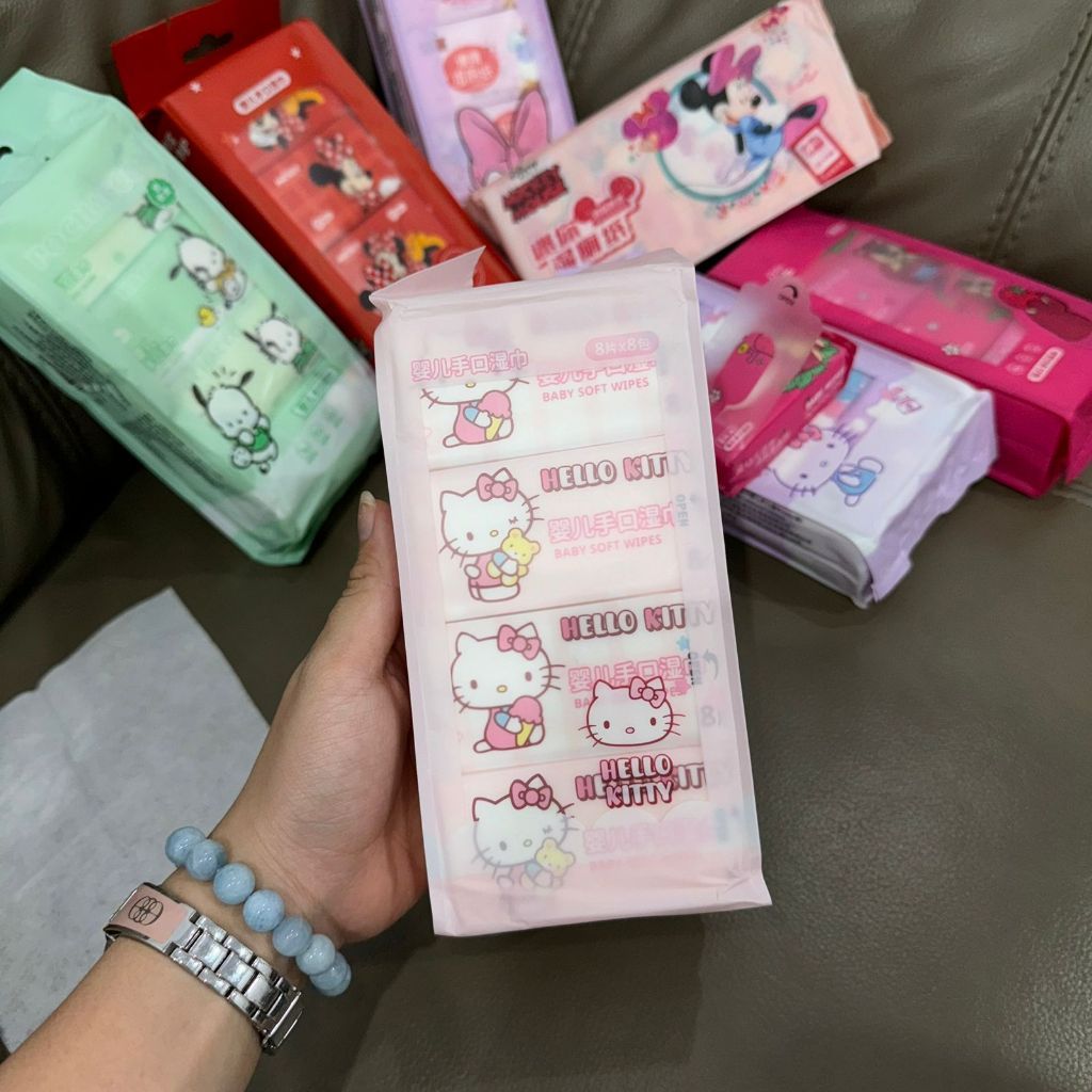 [littlecrab] Tisu Basah Mini Package Isi 8pcs Wet Tissue Motif Hello Kitty Daisy Duck Minnie Mouse Pochacco Lotso Mini Portable