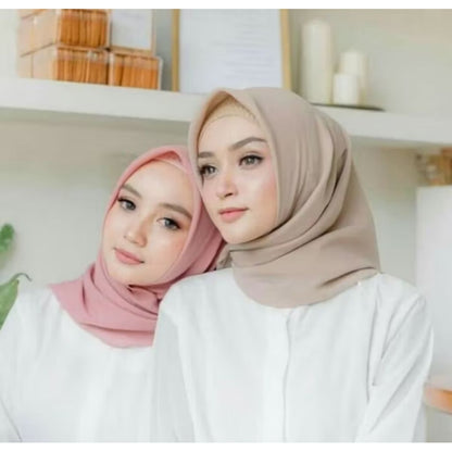 Pekanbaru Jilbab bella square berbahan polly cotton dengan ukuran 110 cm x 110 cm
