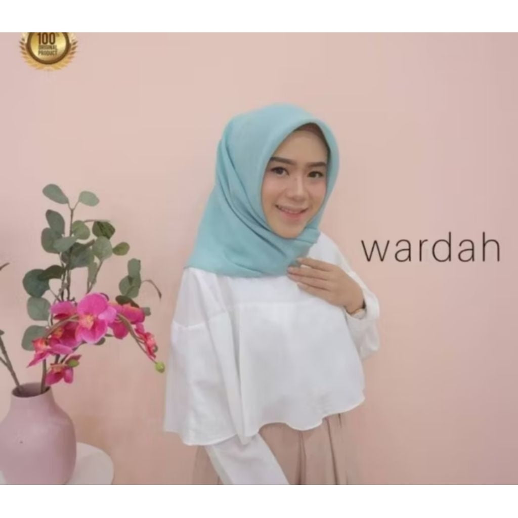 Pekanbaru Jilbab bella square berbahan polly cotton dengan ukuran 110 cm x 110 cm