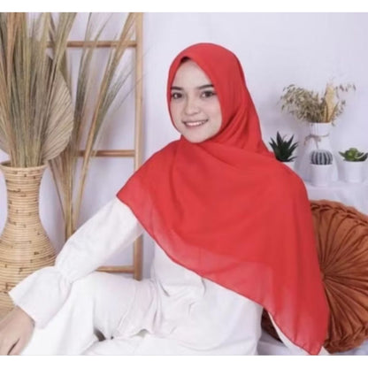 Pekanbaru Jilbab bella square berbahan polly cotton dengan ukuran 110 cm x 110 cm