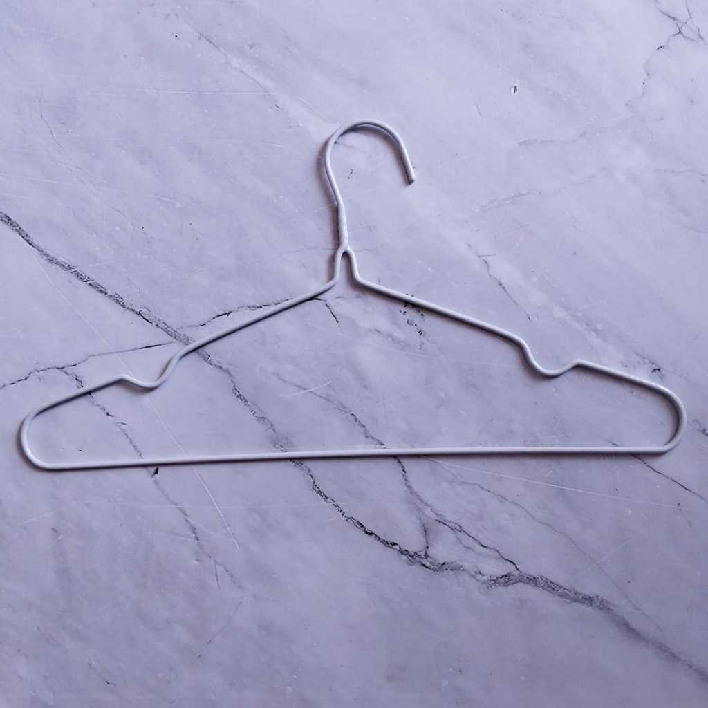 Gantungan Baju Hanger Stainless Steel Hanger Baju Kawat  Gantungan Besi Berwarna