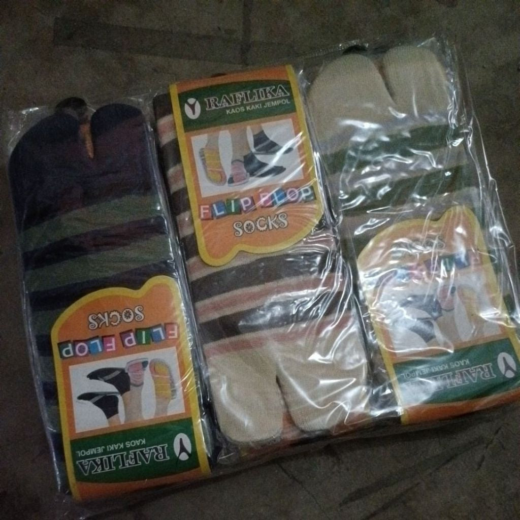 Pekanbaru Kaos Kaki Dua Jari Raflika Diatas Mata Kaki