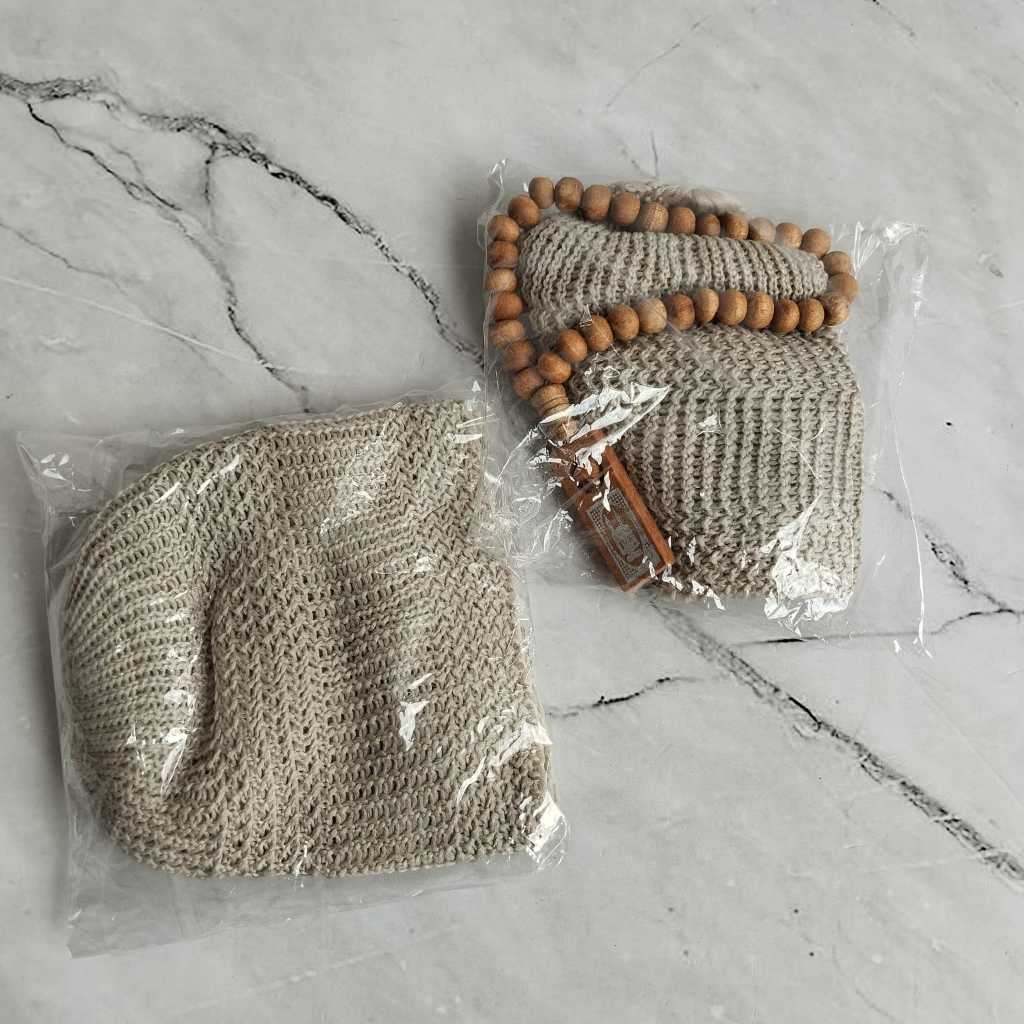 HR-Peci Rajut Dewasa dan Tasbih Souvenir Haji/Umroh Hajatan Dll (Peci+ Tasbih) Paket 25pcs Peci Krem