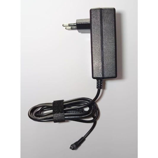 Pekanbaru Adaptor / Charger Advan/ Axioo 12V - 2A (3.5 × 1.35 Mm) Standard / Ori