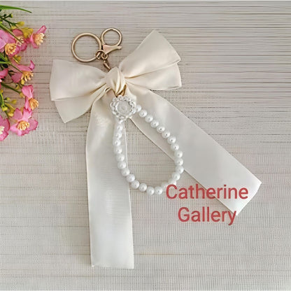 Pekanbaru Hanya 3 Hari Diskon Khusus : Gantungan Tas wanita  Pita Mutiara Clarice Cantik/keychain
