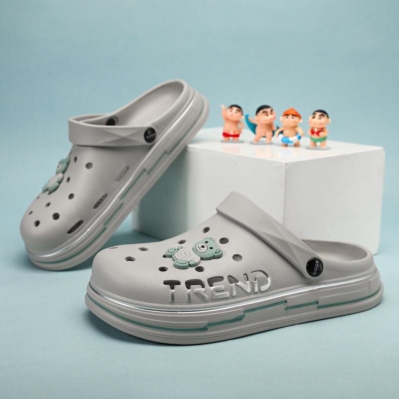 [littlecrab] Sandal Baim Pria Buaya Trend Beruang Monochrome Hitam Putih Abu-Abu Size Besar Free Jibbitz Gambar Bear Unique Male Sandals Anti Slip EVA Anti Air Korean Style