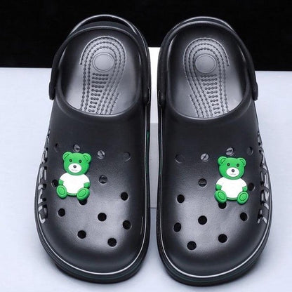 [littlecrab] Sandal Baim Pria Buaya Trend Beruang Monochrome Hitam Putih Abu-Abu Size Besar Free Jibbitz Gambar Bear Unique Male Sandals Anti Slip EVA Anti Air Korean Style