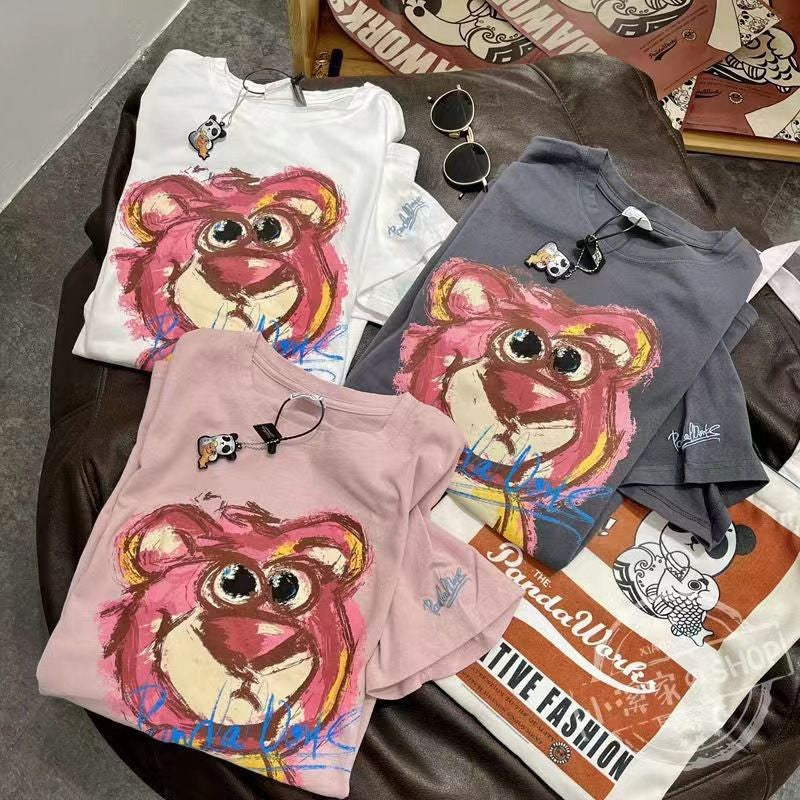[littlecrab] Kaos Oversize Lotso Graffiti Pattern Pink Putih Abu T-shirt Couple Unisex Sablon Berkualitas Simple Elegan Aesthetic Hand Drawing Beruang Pink Lucu Unik Korean Style