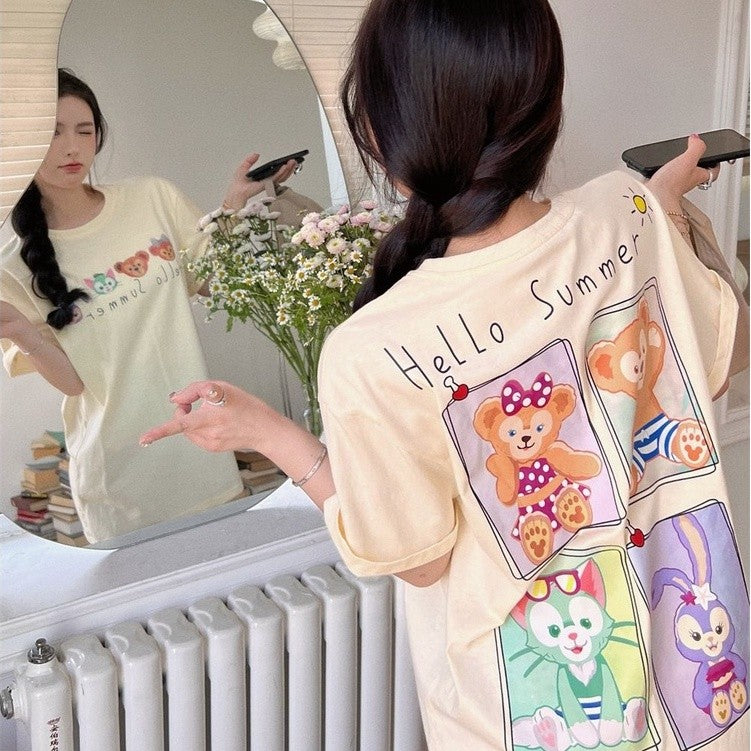 [littlecrab] Kaos Oversize Duffy Family Stellalou and Friends Hello Summer Polaroid Cream Putih Soft Color Simple Elegan Aesthetic T-shirt Couple Unisex Cartoon Sablon Berkualitas Korean Style