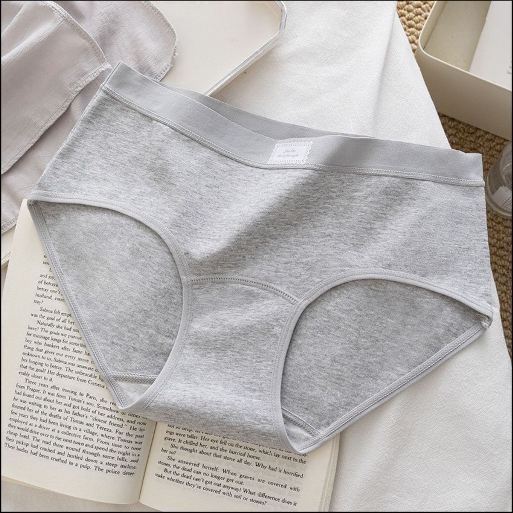 Pekanbaru Celana Dalam Wanita C-15 Seamless Anti Nyeplak Bahan Ice Silk Lembut