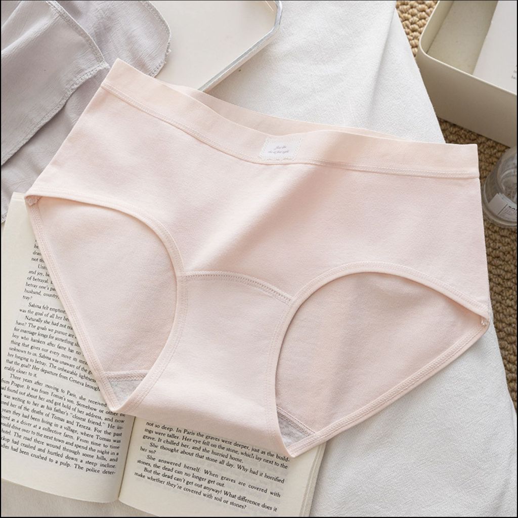 Pekanbaru Celana Dalam Wanita C-15 Seamless Anti Nyeplak Bahan Ice Silk Lembut