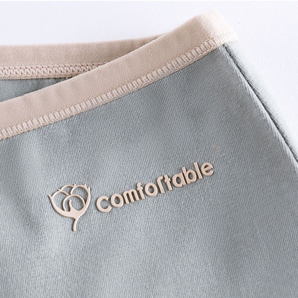 Pekanbaru Celana Dalam Wanita C-6 Katun Murni Bermotif Logo Comfortable